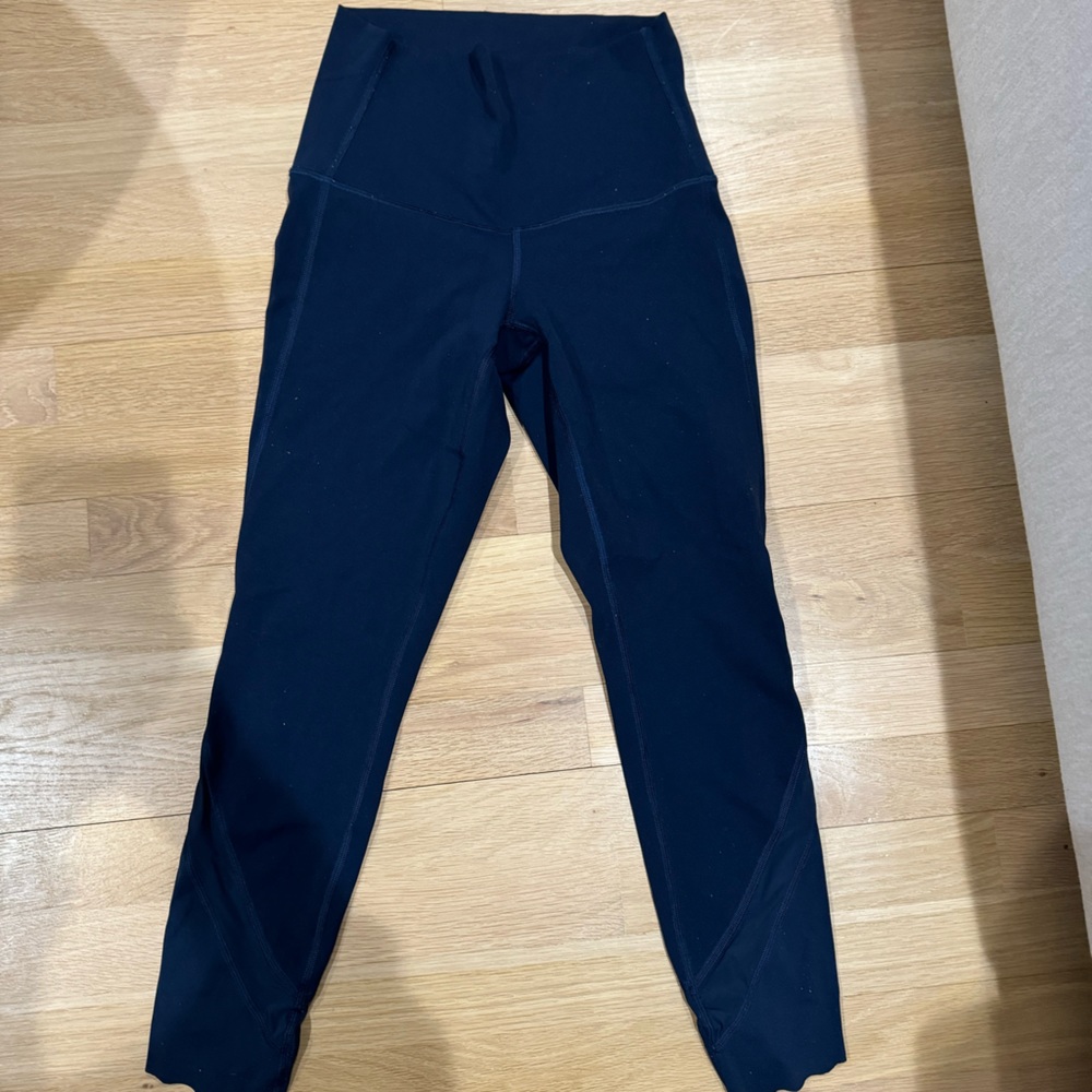 Navy blue lululemon cropped mesh leggings